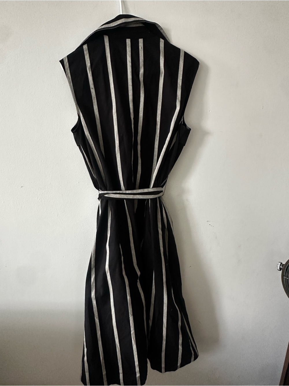 Who What Wear Black and White Striped Sleeveless Trench Midi Dress - Picture 3 of 5
